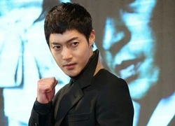 Kim Hyun Joong bị chế nhạo sẽ đánh gãy xương sườn đồng đội nếu nhập ngũ