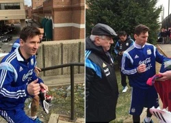 Lionel Messi hào hứng ký tặng fan