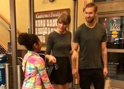 Lộ ảnh Taylor Swift và Calvin Harris mặc đồ đôi đi hẹn hò