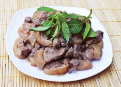 [Chế biến] - Món ngon cuối tuần - Chân giò kho riềng, sả