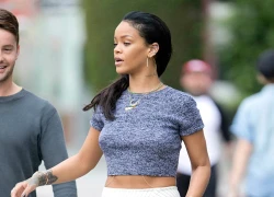 Rihanna mix túi hiệu với trang phục đơn giản