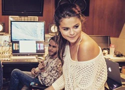 Selena Gomez chỉ hát nhạc buồn trong album mới