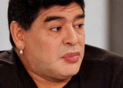 Sốc: Maradona giống phụ nữ sau khi bơm môi