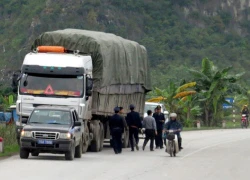 Tài xế khóa xe bỏ đi khi gặp thanh tra giao thông