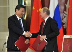 Tiền tệ làm Putin thay đổi cuộc chơi với Bắc Kinh