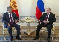 Tổng thống Putin tái xuất sau 10 ngày vắng bóng