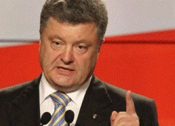 Tổng thống Ukraine Poroshenko trước sức ép chính trị và quân sự