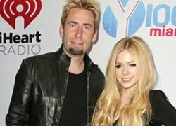 Avril Lavigne nằm "liệt giường" 5 tháng liền vì bệnh lạ