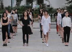 Dàn chân dài sành điệu tập catwalk