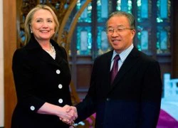 Đằng sau sự im lặng của Trung Quốc về bà Clinton