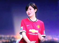 Fan nữ xinh đẹp gây sốt khi bình luận derby Manchester