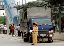 Hà Nội: Ngã ra đường, thiếu nữ bị xe tải cán tử vong