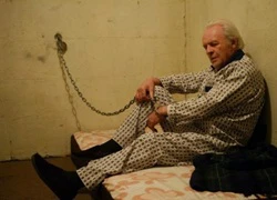 &#8220;Hannibal&#8221; Anthony Hopkins đối đầu băng cướp trong &#8220;Vụ Bắt Cóc Thế Kỷ&#8221;