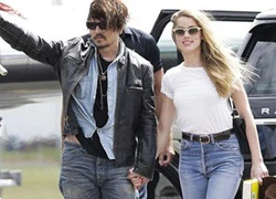 Johnny Depp nắm chặt tay bà xã giữa tin đồn rạn nứt