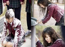 Kim So Hyun bị tấn công thảm hại bằng trứng trong "School 2015"