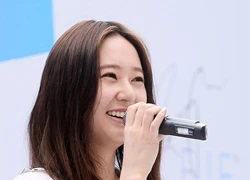 Krystal - F(x) bị soi cằm ngấn mỡ khi xuất hiện trong sự kiện