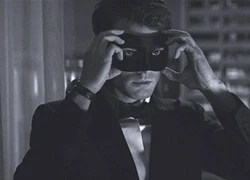 Lộ diện hình ảnh đầu tiên của Christian Grey trong "Fifty Shades Darker"