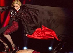 Madonna quyết không xem lại cú ngã tại BRIT Awards 2015