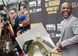 Mayweather đặt riêng bộ bảo vệ răng gắn&#8230; kim cương