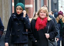 Mẹ Taylor Swift mắc bệnh ung thư