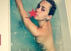 Miley Cyrus khoe ảnh nude trong bồn tắm