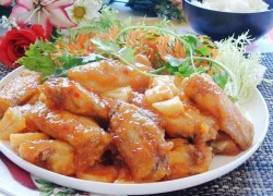 [Chế biến] - Ngon miệng với cánh gà xào dứa