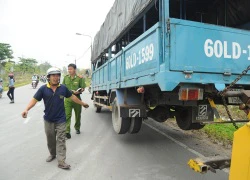 Người dân truy đuổi xe tải bỏ chạy sau khi gây tai nạn chết người