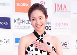 Park Min Young lộ mặt lệch bên dàn mỹ nhân gợi cảm trên thảm đỏ