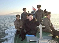 Sách giáo khoa Triều Tiên: Kim Jong-un lái xe khi mới 3 tuổi?