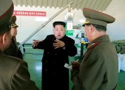 'Siêu nhân' Kim Jong-un 3 tuổi lái xe hơi, 9 tuổi đua thuyền buồm