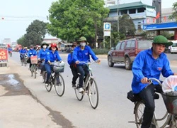 SV Thủ đô đạp xe vượt 100 km về Giỗ tổ Hùng Vương