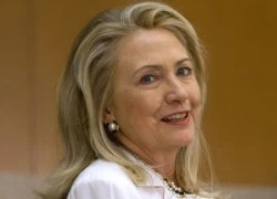 Tiết lộ bí quyết trang điểm của bà Hillary Clinton