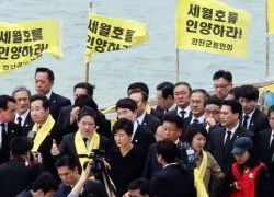 Tổng thống Hàn Quốc tuyên bố sẽ trục vớt xác phà Sewol