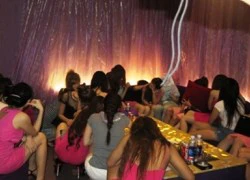 Tp.HCM: Bắt quả tang karaoke trá hình đang phục vụ khách nước ngoài