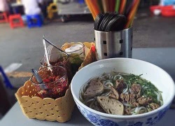 Ăn chiều ở hàng bún bò gân "bảng nội quy" nổi tiếng nhất Sài Thành