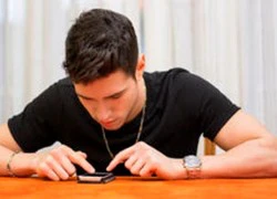Bị phụ bạc, gã trai nhắn tin khoe &#8220;chiến tích&#8221; với tình địch