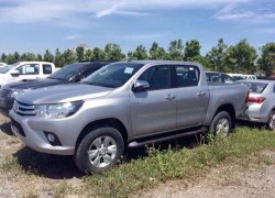 Chưa ra mắt Toyota Hilux mới bất ngờ bị lộ diện hoàn toàn