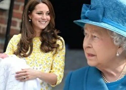 Công nương Kate Middleton bị Nữ hoàng "ép" làm việc sau khi sinh