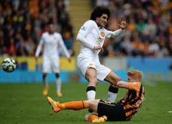 Fellaini vào bóng ác ý gây họa cho đối thủ