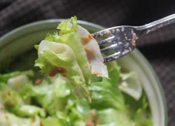 Giảm cân hiệu quả với món salad cá ngừ