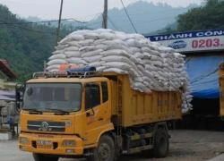 Hàng loạt đinh ốc "không cánh mà bay" trên cao tốc Hà Nội - Lào Cai