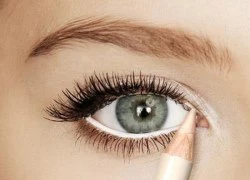 Hè đến, eyeliner trắng lại lên ngôi