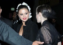 Justin Bieber bất ngờ khen Selena Gomez đẹp tuyệt ở Met Ball 2015