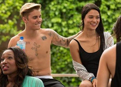 Justin Bieber thân mật với thiên thần Victoria's Secret