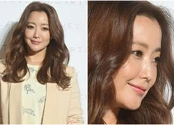 Kim Hee Sun tươi rói dự sự kiện dù bị chê mặt "cứng đơ"