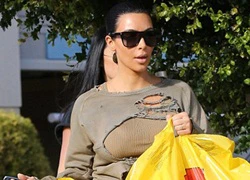 Kim Kardashian bị nhận xét mặc áo như giẻ rách ra đường