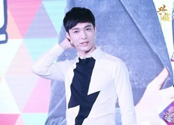 Lay (EXO) nhập viện vì chấn thương