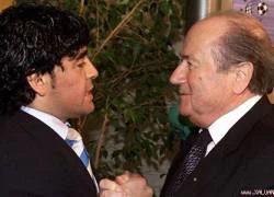 Maradona hả hê khi FBI bắt giữ sáu quan chức FIFA