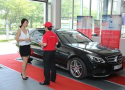 Mercedes-Benz chăm sóc xe cho khách hàng đi du lịch hè