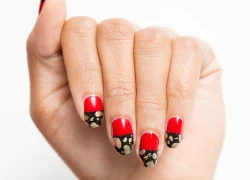 Ngẫu hứng mùa hè với mẫu nail hình con cánh cam